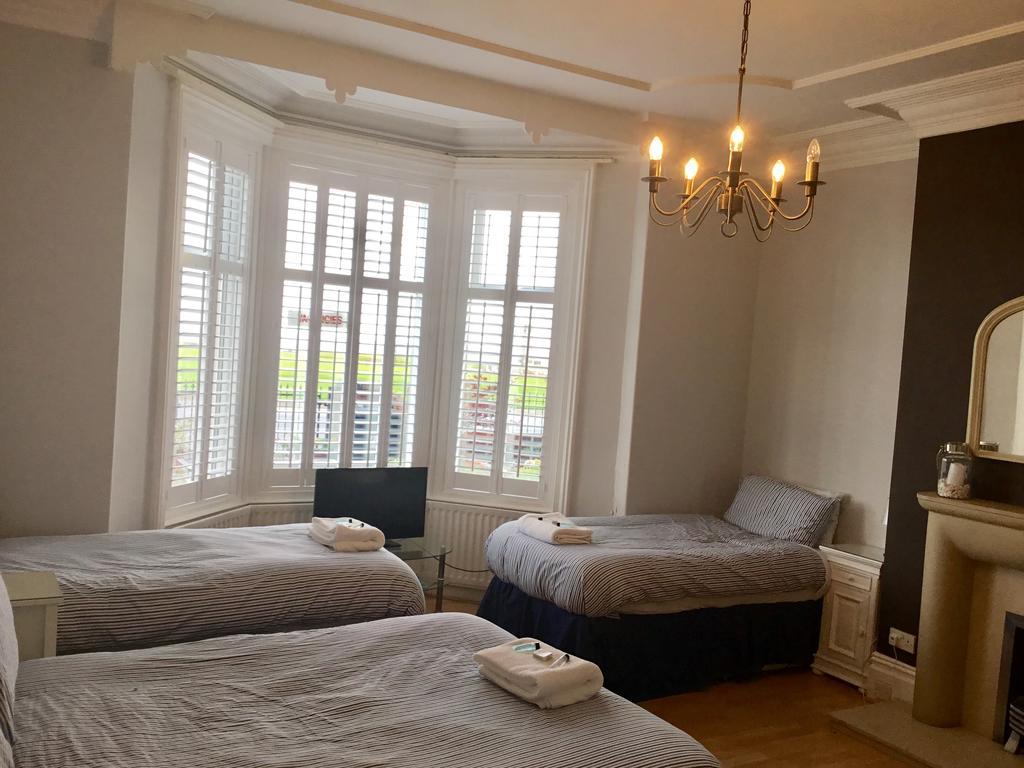 Cara Guesthouse Whitley Bay Esterno foto