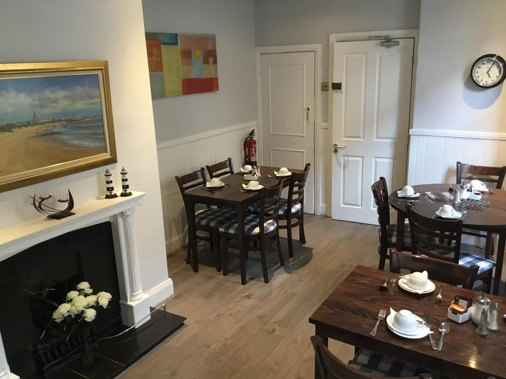 Cara Guesthouse Whitley Bay Esterno foto