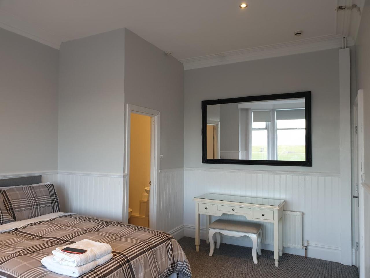 Cara Guesthouse Whitley Bay Esterno foto